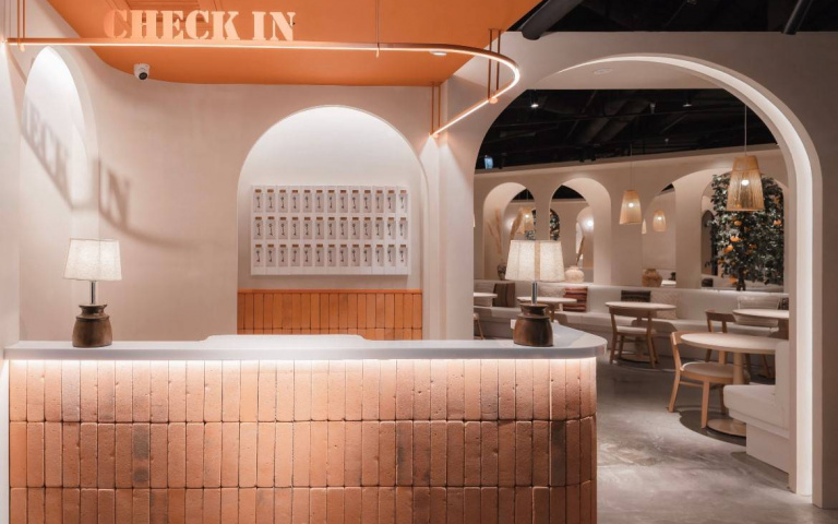 淡水全新秘境旅遊景點!「Second Floor Hotel貳樓大飯店」