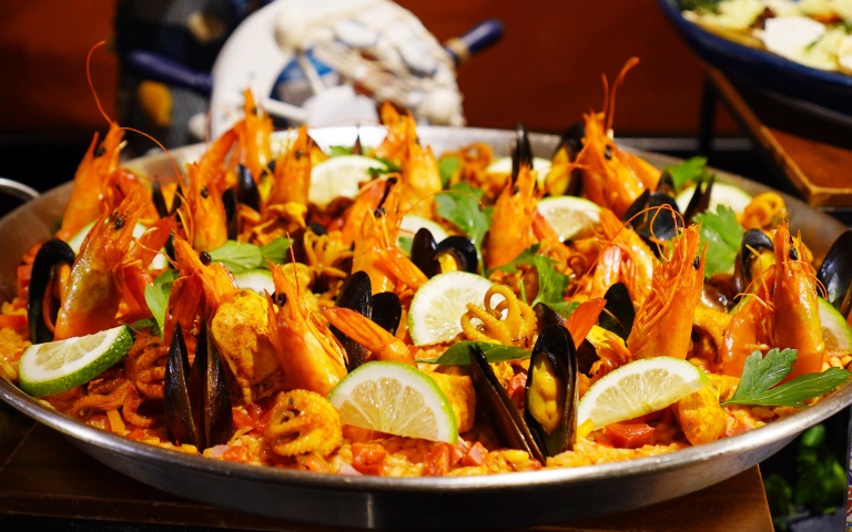 飯店吸客美食出擊　30多道異國佳餚暢遊地中海沿岸　雙廚聯手推期間限定粵滬套餐