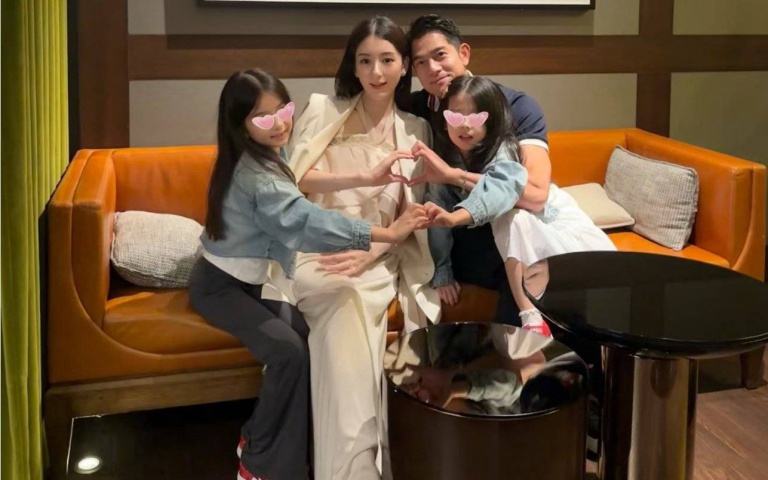 天王嫂懷第三胎還美成仙！孕味→少女感「藏肚穿搭」 怎麼看都像20歲！