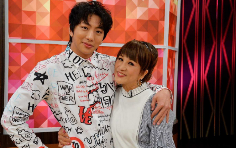 許仙姬就是愛噴　明杰待家中連番被能量水、酒精伺候