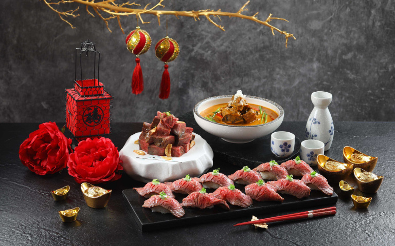 爽嗑頂級A5和牛「800元有找」!全國最高自助餐廳推「和牛愛美莓」主題餐點 大湖草莓系列甜品吃到飽「加量不加價」