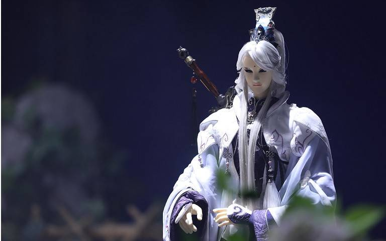 星品味2／素還真「一人三化」靠布料創真實感　如同超級英雄的「超能力」