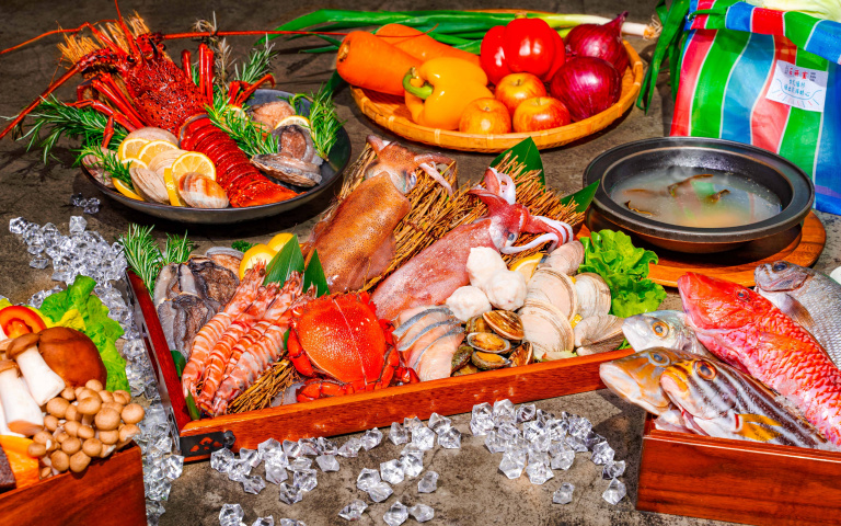 海鮮控快衝!人氣石頭火鍋店「澎湖海鮮祭」登場,大啖豪華大明蝦、鮑魚滿滿海味!