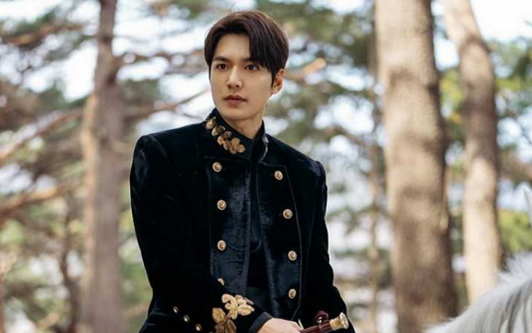李敏鎬回歸倒數 《The King:永遠的君主》浪漫台詞霸佔熱搜榜