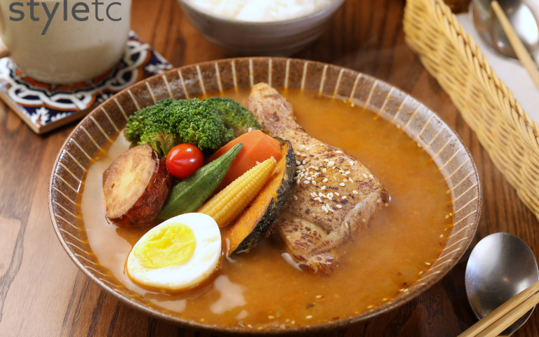 台中小食堂1／人氣湯咖哩專賣Hello小森　十樣野菜搭炙燒雞腿擄人心