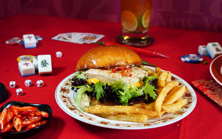 限期聯名強勢登場　剁椒臭豆腐與美式漢堡神搭配　燕麥拿鐵冬季暖暖喝