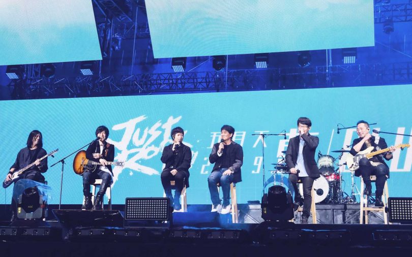 阿信稱讚周華健是「會走路的錄音帶」