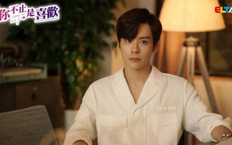 魏哲鳴高冷破功　被吐槽「不說話的時候特別帥」