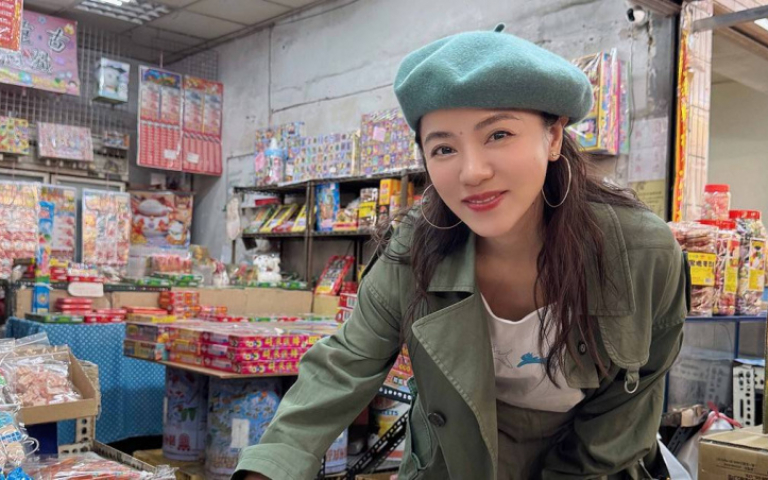 丁噹抓包初戀男友劈腿　狠砸蛋糕分手收場