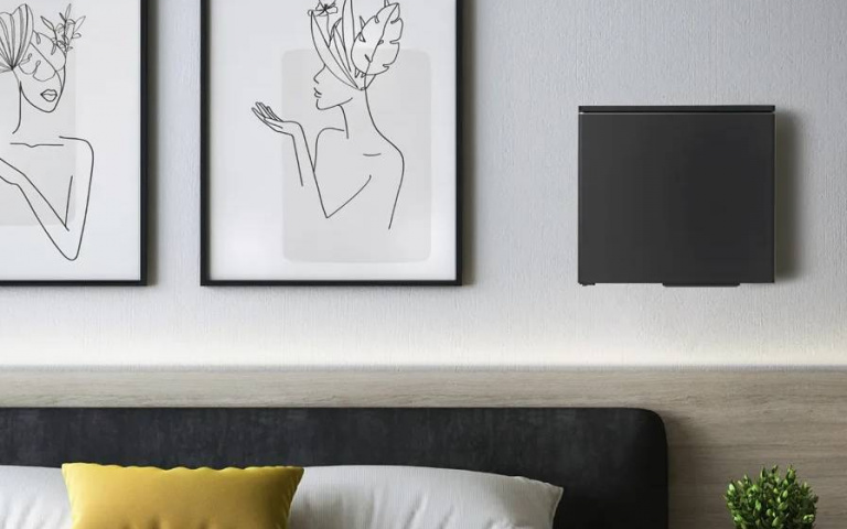 日本旅館驚見「超薄冰箱」！薄到只能放進 3 瓶 500 毫升的寶特瓶