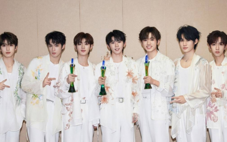 TFBOYS與時代少年團　官宣加盟環球音樂達成戰略合作