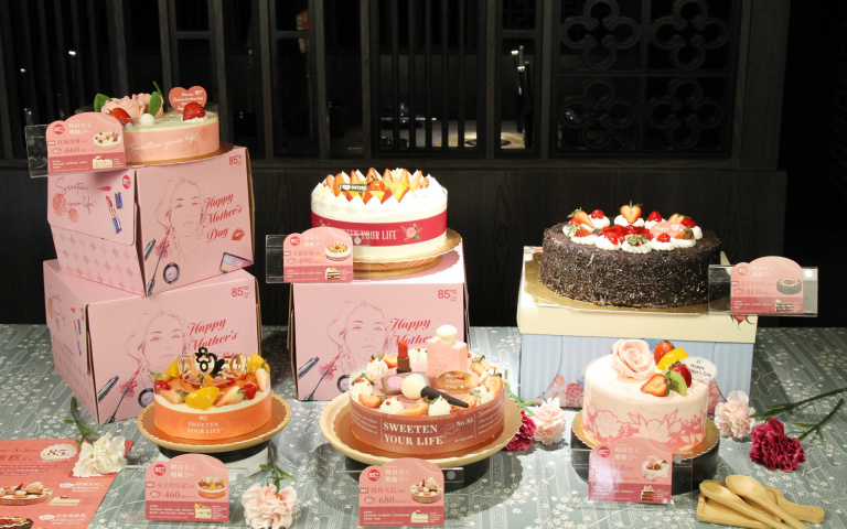 可以吃的化妝品！85ºC母親節蛋糕連推6款　口紅、皇冠時尚拚場
