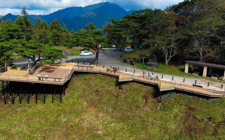 還沒被太多外國遊客知道的新地標！「忍野八海」有座近距離觀賞富士山的全新展望台