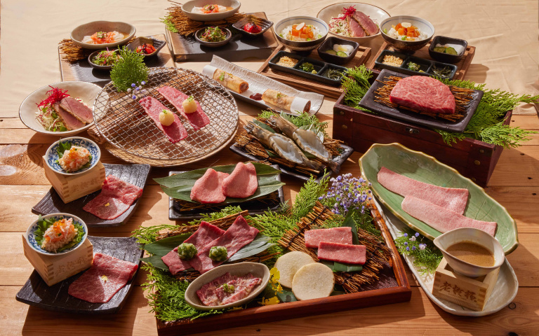 太浮誇！用和牛做成刈包？燒肉店推新菜色，一整盒海膽有夠豪華！