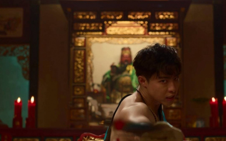 新生代男神宗子杰苦練手印除魔　《流氓驅魔師》片場「關公顯靈」多次離奇巧合