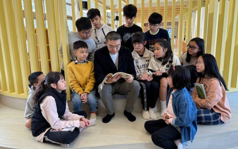 謝國樑盼閱讀成為家庭日常!基隆「美麗心世界」主題書展登場