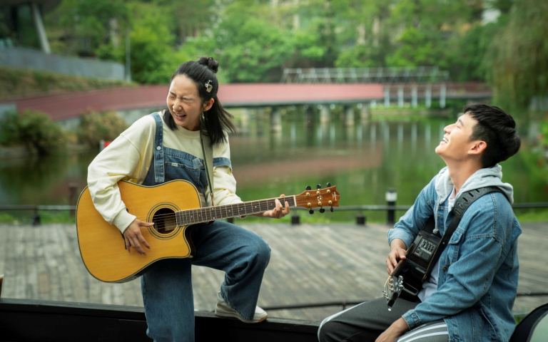 周興哲生日快樂！《我吃了那男孩一整年的早餐》劇組超麻吉，竟祕密錄製「慶生短片」！