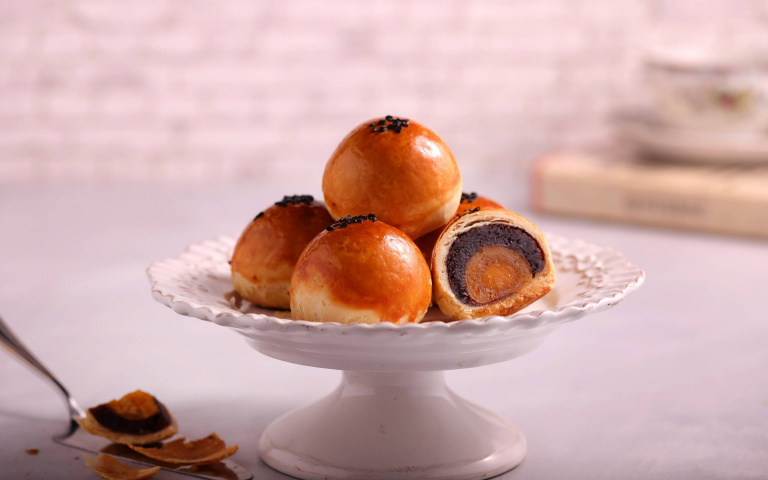 和三盆蛋黃酥、神口味牛軋糖　殺進中秋送禮市場