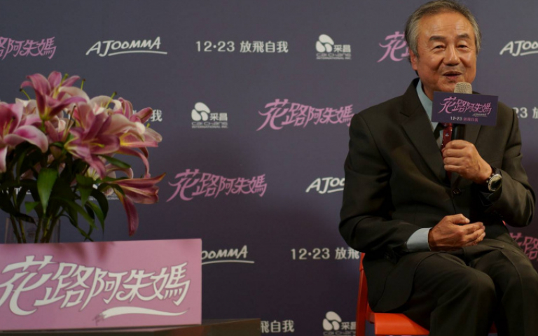 「國民爸爸」鄭東煥抵台　稱演《花路阿朱媽》警衛帶來金馬好運
