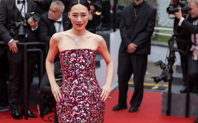 女演員吳可熙出席坎城影展開幕紅毯！一身香奈兒高級訂製短禮服美翻登場！