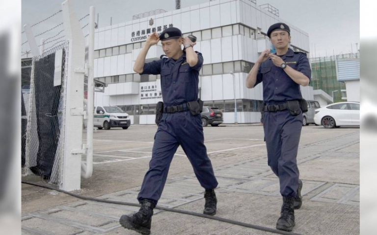 張學友隔8年重返大銀幕　攜手謝霆鋒穿制服帥登巡邏船