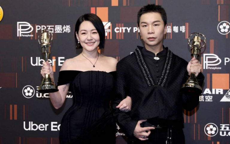 金鐘60／小S、派翠克奪金　哽咽謝大S守護「我帶她一起來」