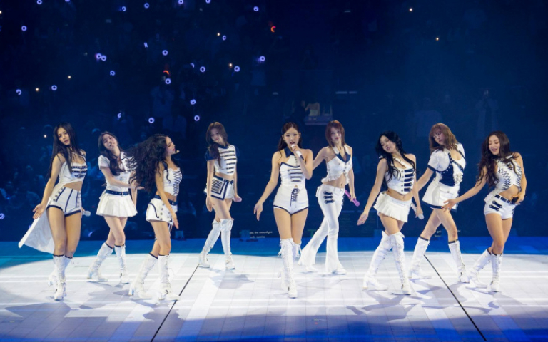 TWICE登陸大巨蛋寫K-POP新歷史　官方周邊店松菸倉庫驚喜登場