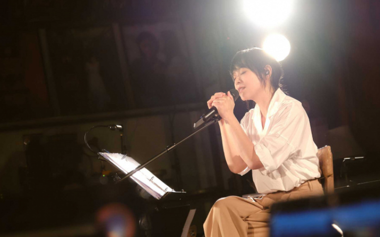 劉若英線上演唱會感動哭慘 「這些歌是你跟我一起唱的」