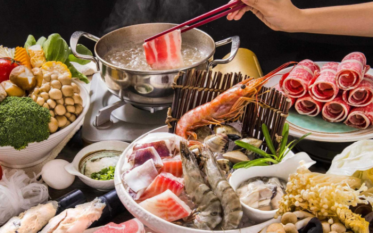 飯店火鍋戰開打！　酒吧、義式、日式餐廳轉型賣鍋物料理