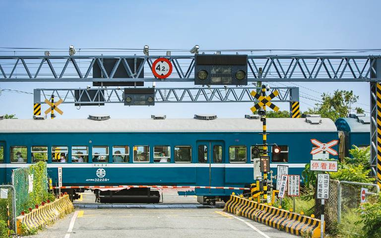 樂齡族旅遊五大玩法!引進國外潮流北歐健走運動、獨家國寶布袋戲操偶體驗