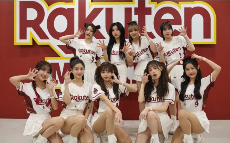 幻藍小熊獻「開球處女秀」　為回饋粉絲親寫一千多封信到深夜