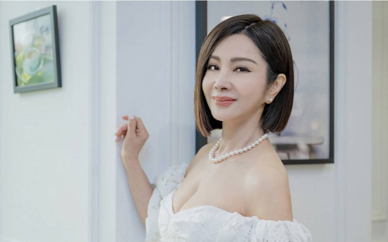 陳美鳳秀辣腿被封「熟女版BLACKPINK」      喊話想有人陪吹風、看星星