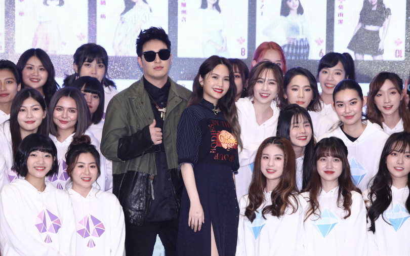 楊丞琳出道20年首任選秀導師　強壓潘帥「在下面」　