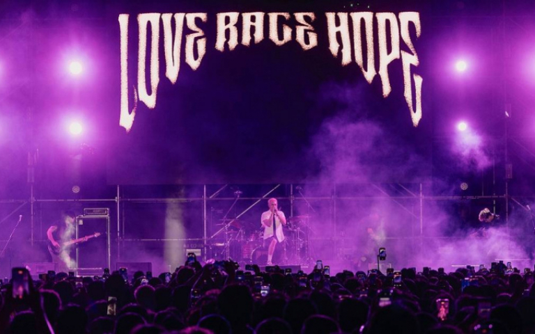 周湯豪金屬魂爆發嗨翻《台灣祭》　網路狂飆數十萬則討論