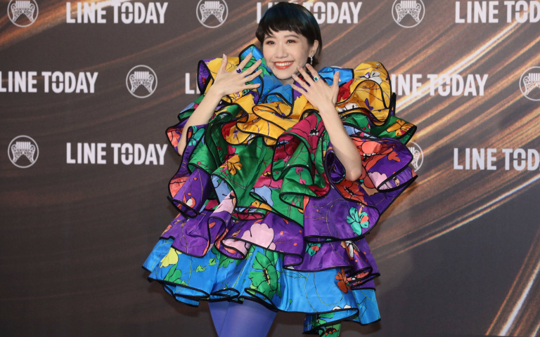 金曲32/Lulu自嘲紅毯禮服沐浴球 「典禮終於舉行感覺踏實」