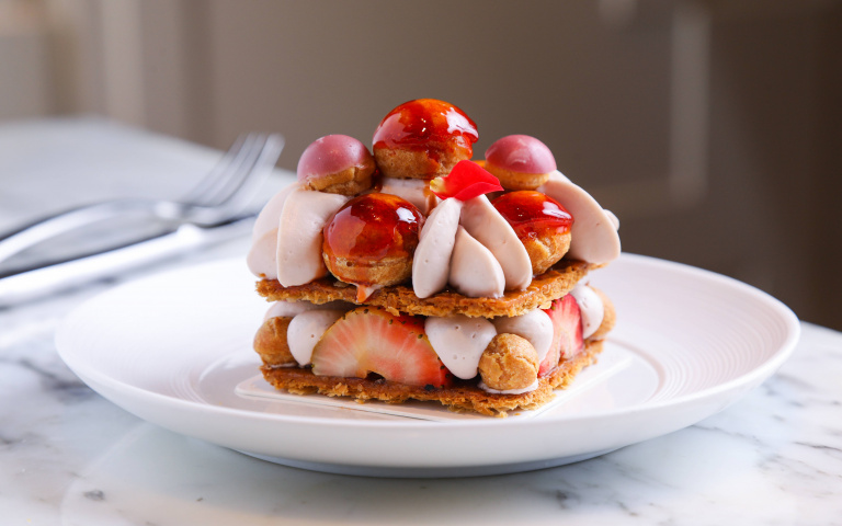 飯店主廚新氣象4／君悅首位台籍點心房行政主廚　陳建佑不受框架拘束、讓甜點有「溫度」