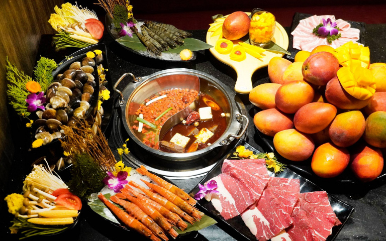 被水果耽誤的火鍋店！首度雙料同步登場！期間限定，推出「愛文芒果＋黑葉荔枝吃到飽」