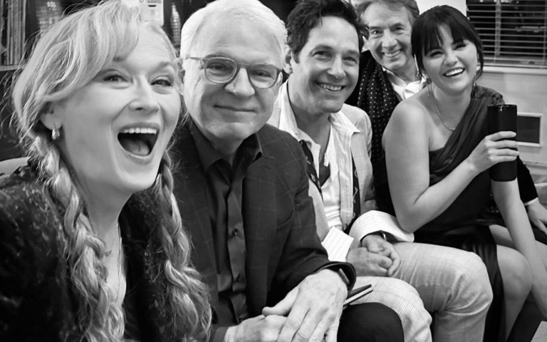 梅姨改當腹黑職場小菜鳥　蟻人扮大頭症超級英雄竟超對味