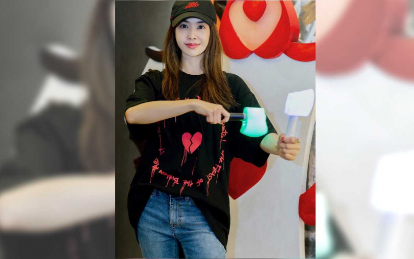 粉絲新年禮曝光！蔡依林攻蛋倒數　營造「斧頭幫誓師大會」