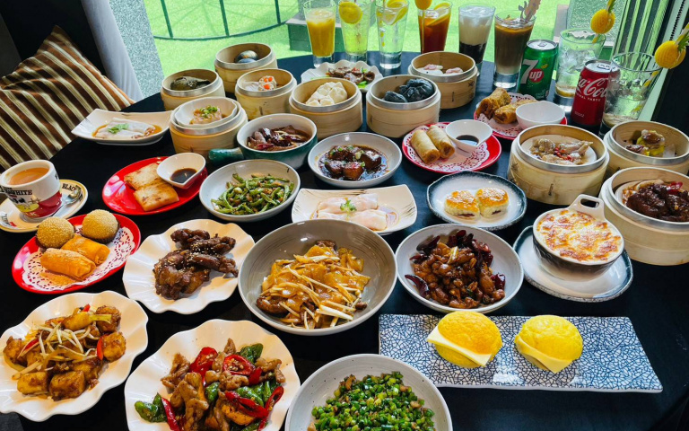 藍花蟹、松葉蟹吃到飽！川菜餐廳年菜組預購中，身分證有H再抽餐券！