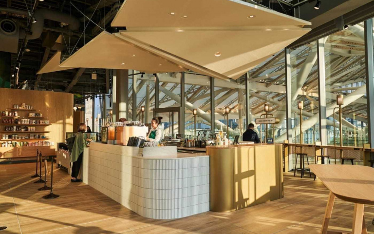 在東京也能有個人專屬辦公室?日本第一間專為上班族設計的Starbucks