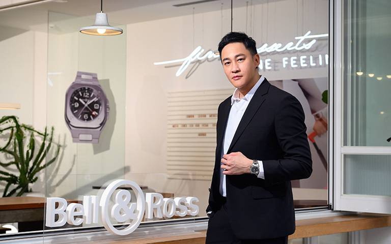 金鐘全能導演何潤東自爆時間管理妙方,洗澡、睡覺都要帥戴Bell & Ross兩地時間錶
