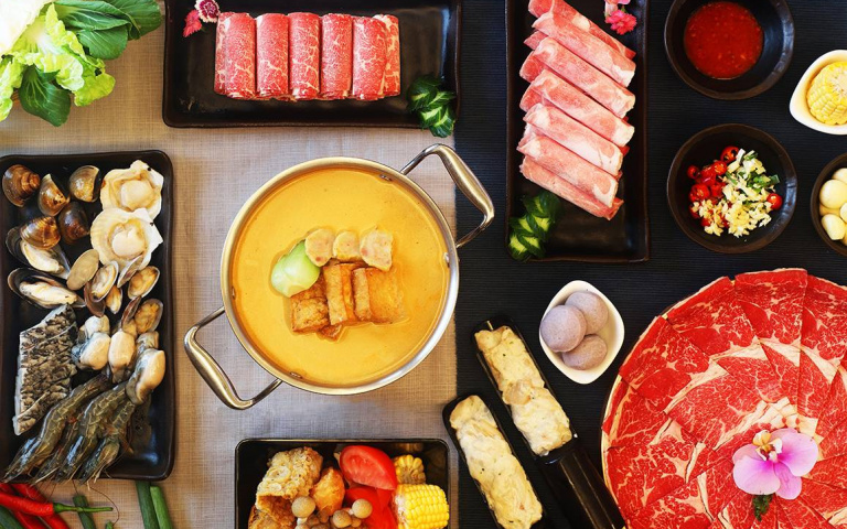 身分證掏出來！對中「2、7、9」火鍋吃到飽直接5折，還有南洋「叻沙」湯底可以吃！