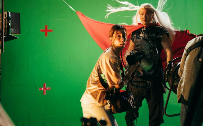 阿翰登大銀幕「大頭症」上身喊好爽　推變裝新角色臭罵造型師