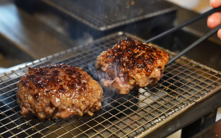 東京超夯直火炭烤漢堡排　台灣也吃得到　慶開幕推買一送一
