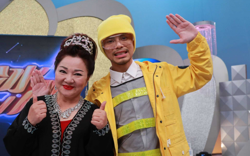 黃明志首登《我愛冰冰Show》 白冰冰秒變迷妹邀同住