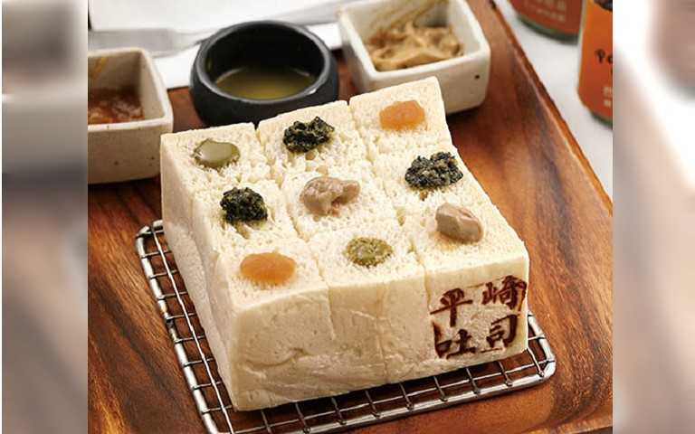 【紅牌吐司2】平崎吐司 九宮格作畫邊拍邊吃