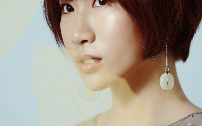 孔晨羽砸30萬圓歌手夢 MV化身魚干女自揭傷痛過往