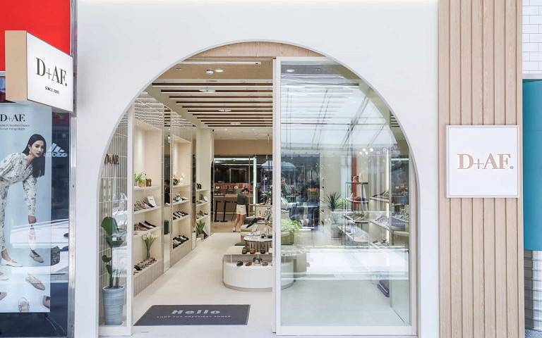 信義區美拍地標再+1「全台最美鞋店-D+AF信義門市」仲夏絕美登場!