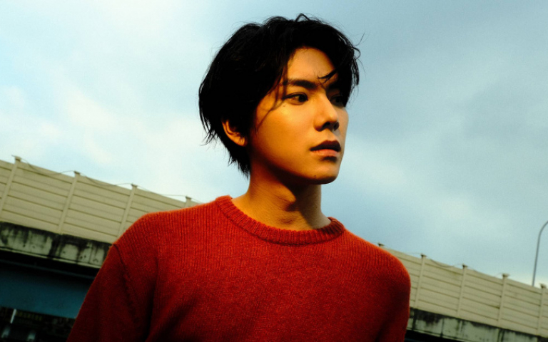 楊宇騰頂38度高溫海邊拍寫真「快昏倒」　日本拍戲心繫台灣麵線